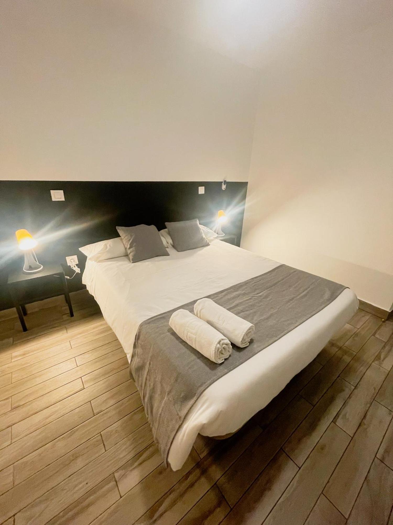 Arce Habitaciones Madrid Exterior foto